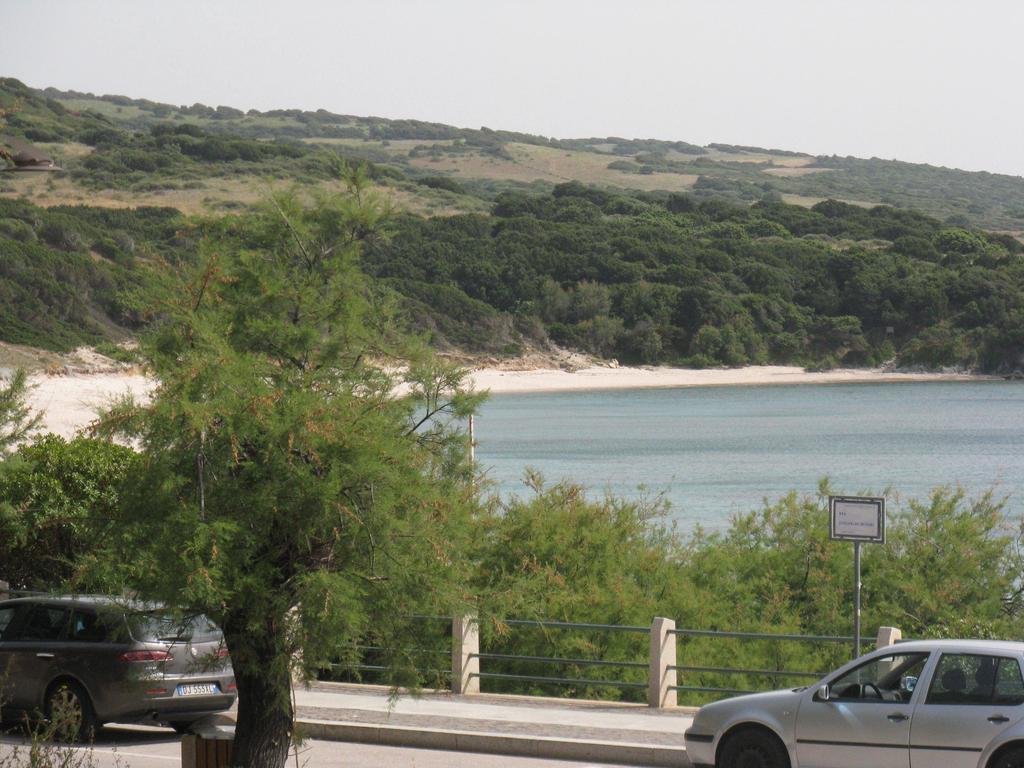 Borgo Spiaggia Vista Mare Isola Rossa Exterior photo