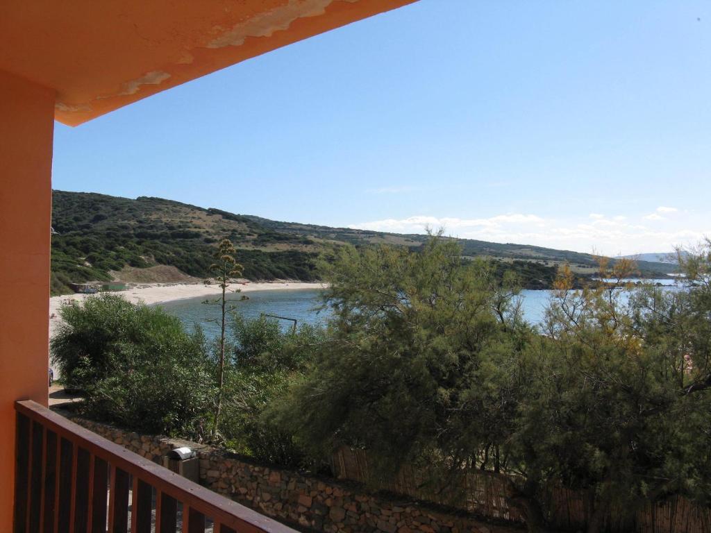 Borgo Spiaggia Vista Mare Isola Rossa Exterior photo